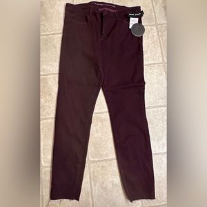 Articles of Society NWT ankle skinny burgundy jeans. Size 33.